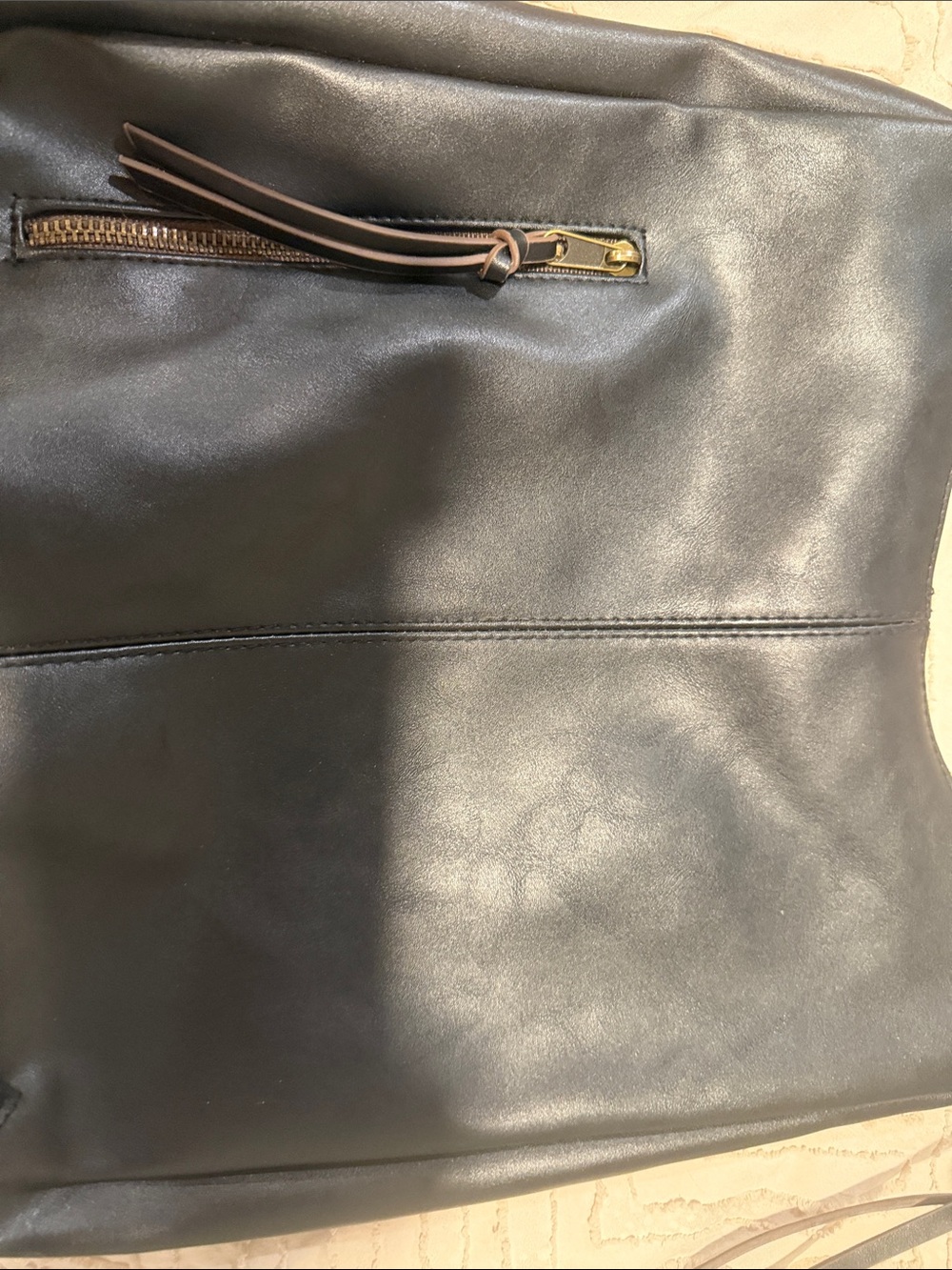 Sleek Black Leather Shoulder Hobo Bag - Picture 3 of 10